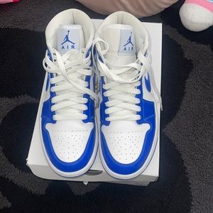Women’s mid air Jordan